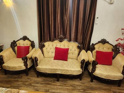7 seater sofa set in good condition. .