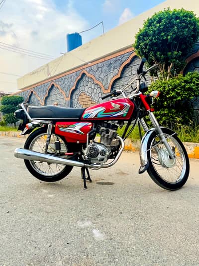 Good condition Bike single hand use