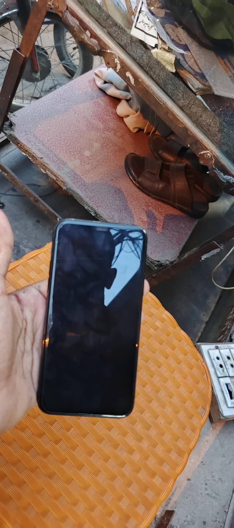 Apple iPhone 11 Pro 1