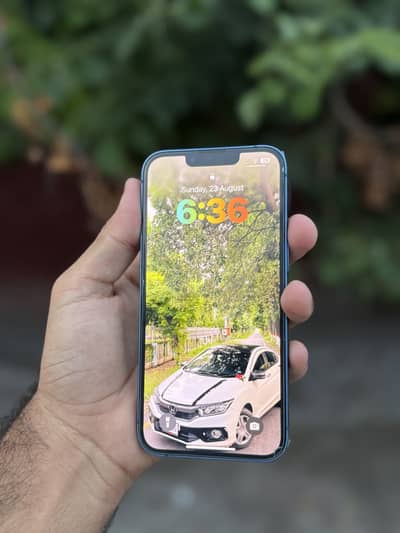 Apple iPhone 13