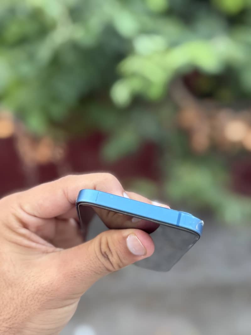 Apple iPhone 13 3