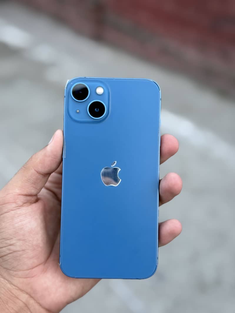 Apple iPhone 13 5
