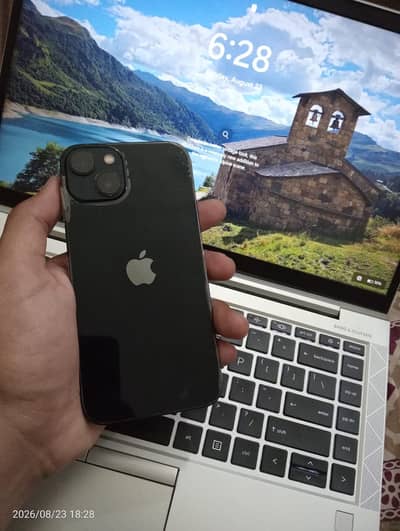 Apple iPhone 13