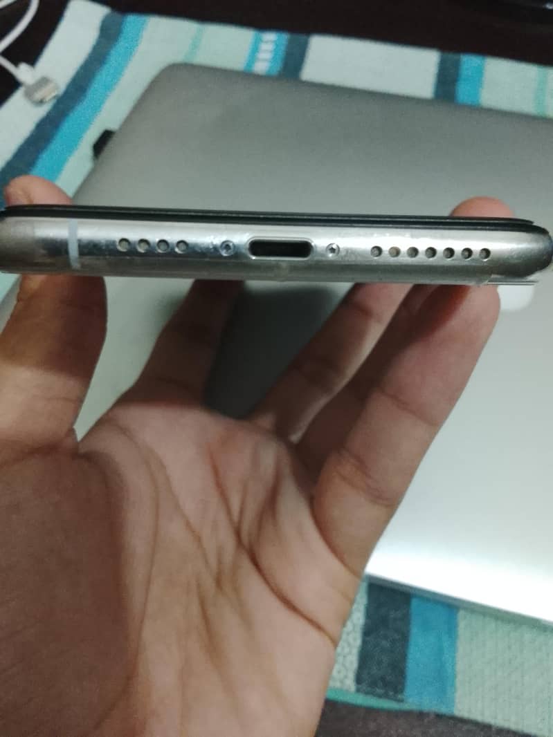 Apple iPhone XS Max 1