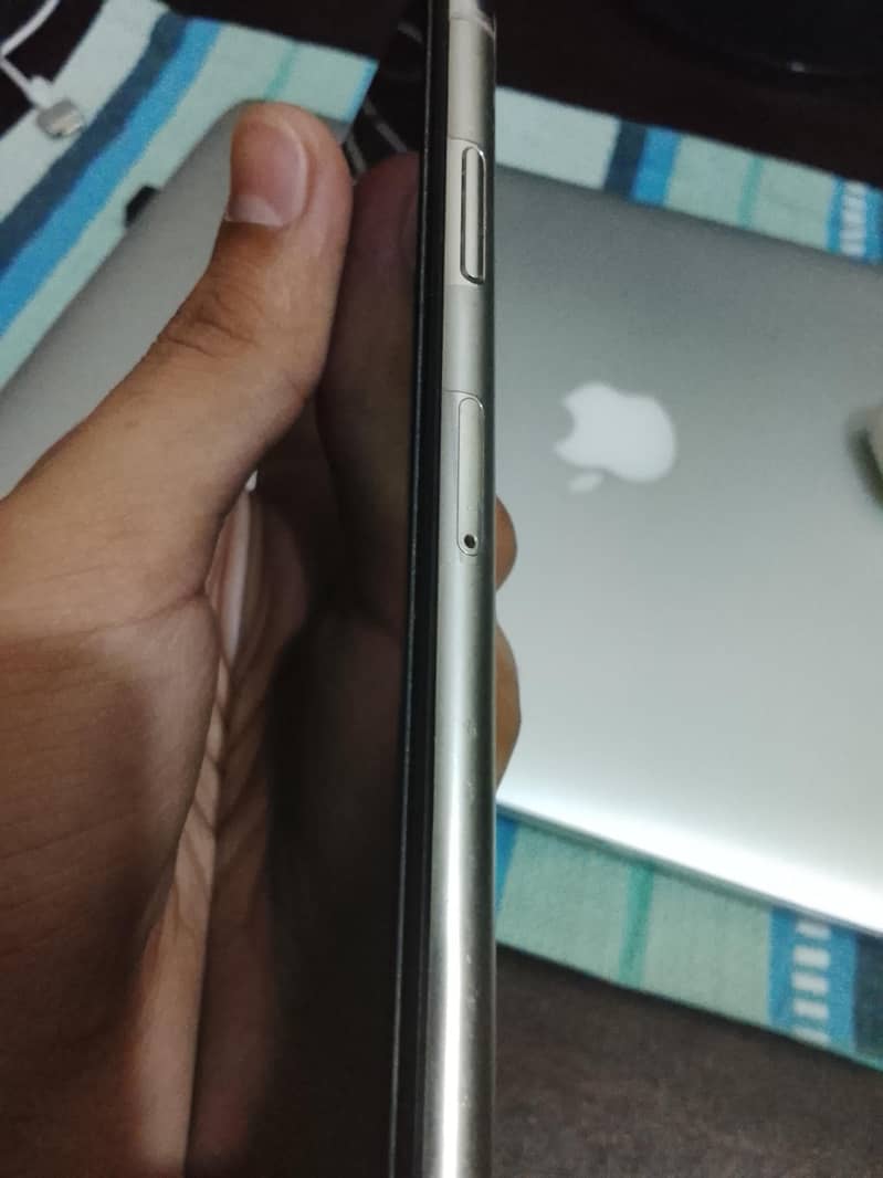 Apple iPhone XS Max 3