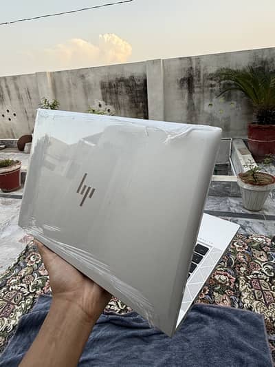 HP elite book 830 G8 core i5 11th generation 8/256Nvme