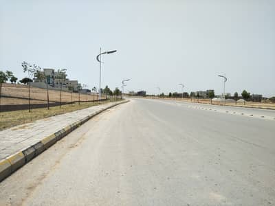 11.5 Marla Park Facing Plot | Back to Main Expressway | Top Height Full View Location | G Block Bahria Town Phase 8 | 90 Lac