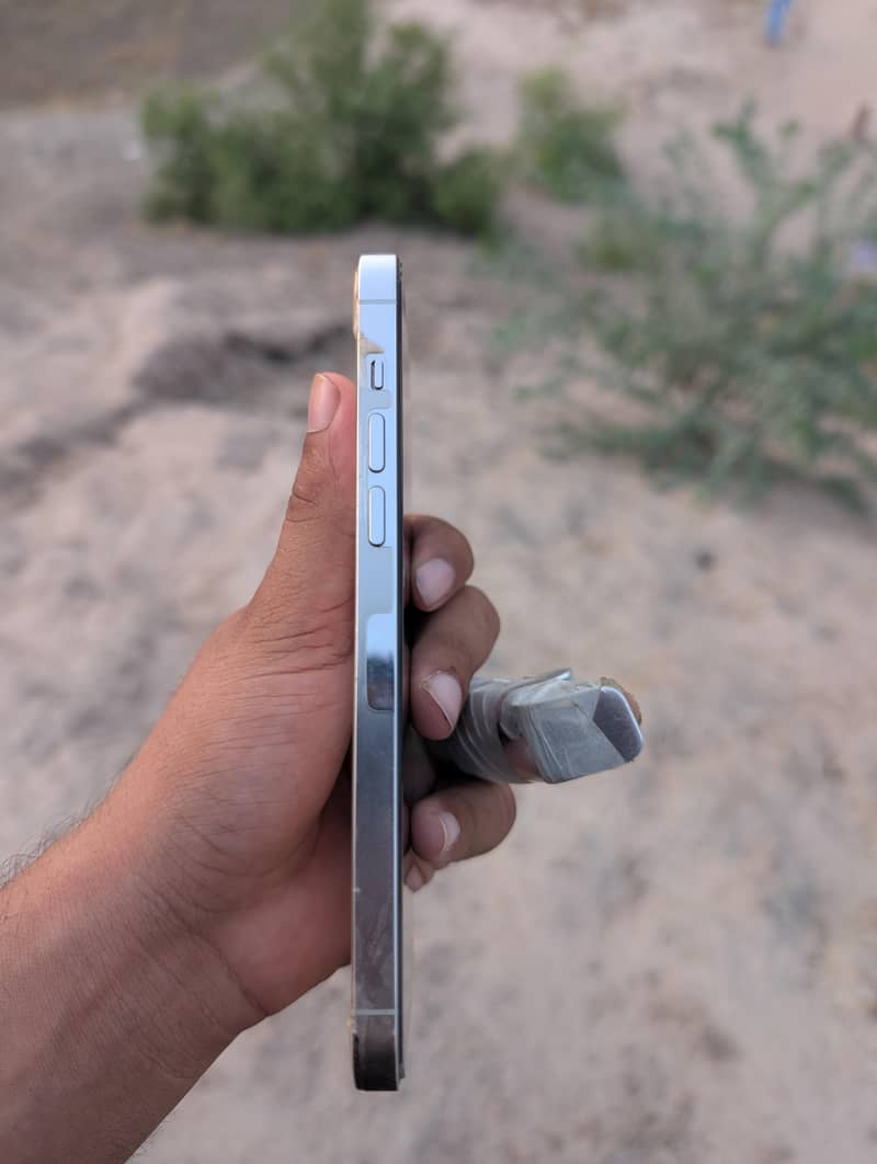 iPhone 14 Pro Max 2