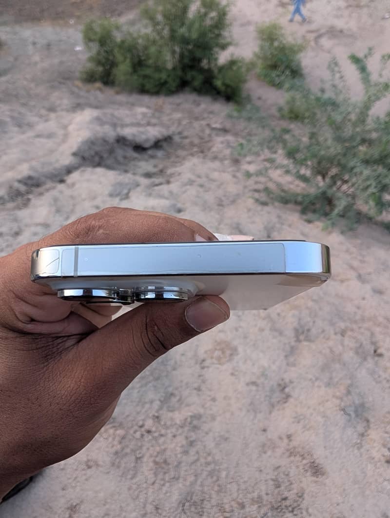 iPhone 14 Pro Max 3