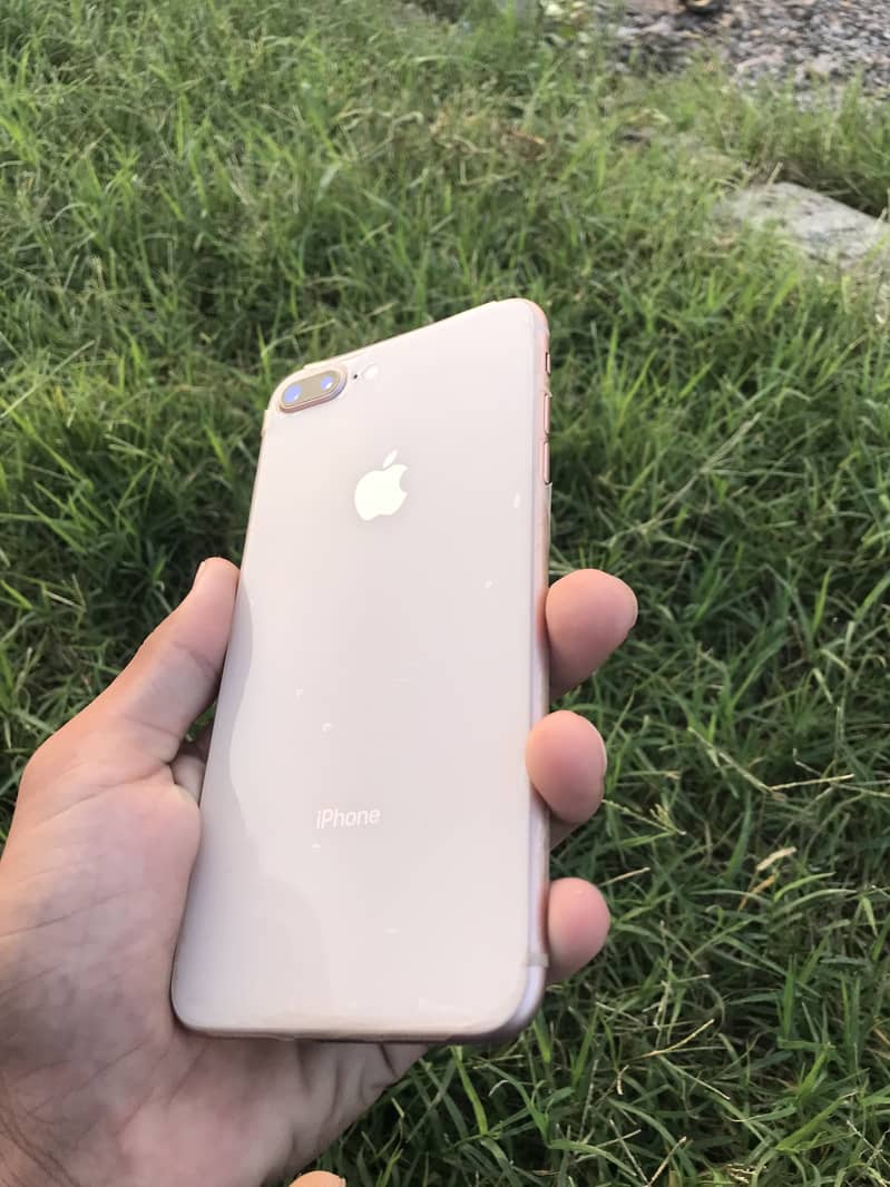 Apple iPhone 8 Plus 2