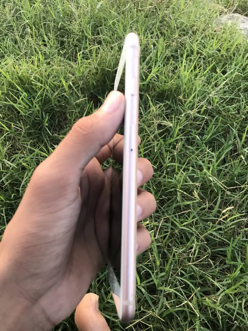 Apple iPhone 8 Plus 4