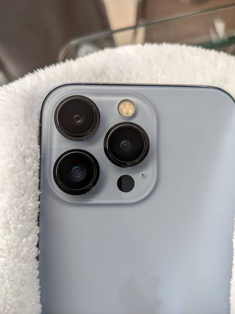 Apple iPhone 13 Pro 2