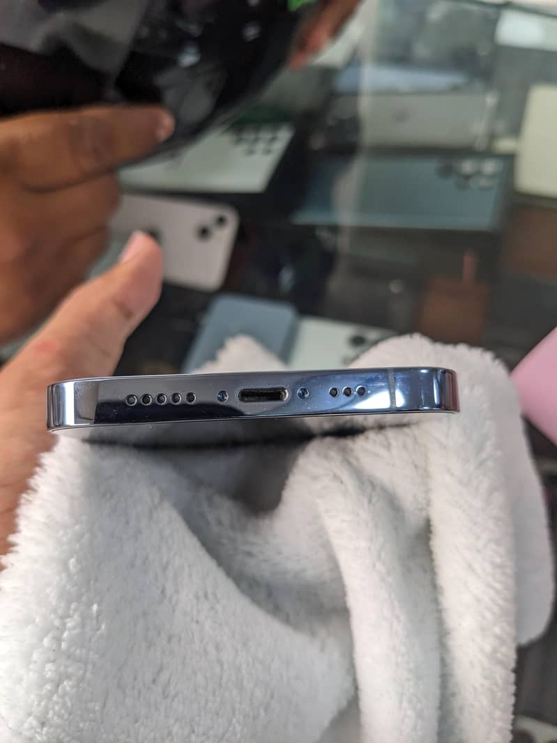 Apple iPhone 13 Pro 3