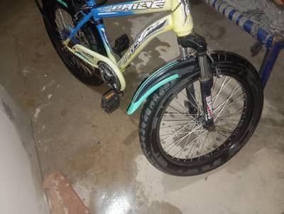 BMX ki cycle ha 10/10 ha comdition
