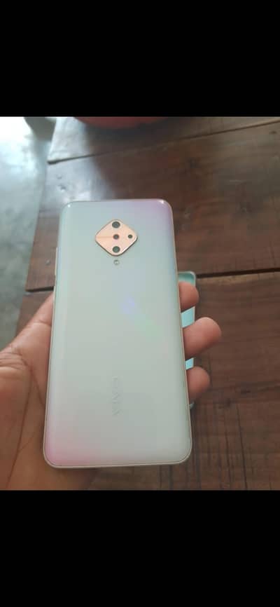 vivo s1 pro display finger