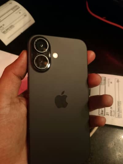 Apple iPhone 16