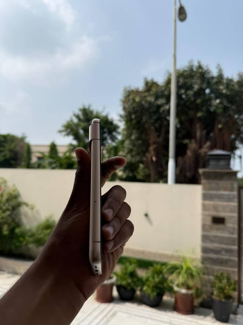 Google Pixel 8 2