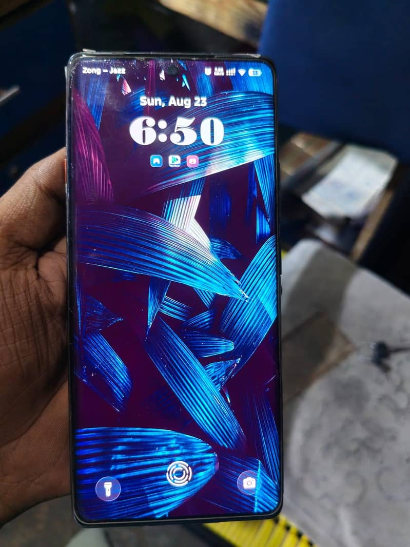 Tecno CAMON 40 Pro 1