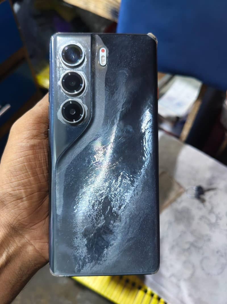 Tecno CAMON 40 Pro 3