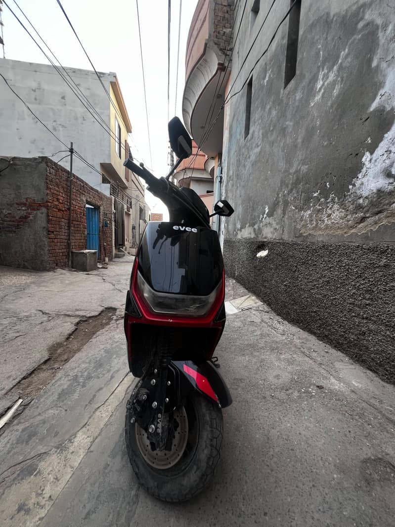 Scooty 0