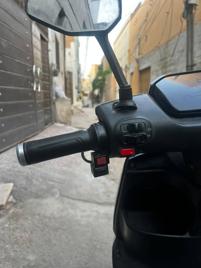 Scooty 9
