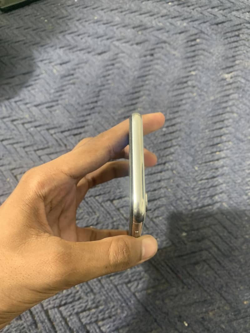 Apple iPhone X 3