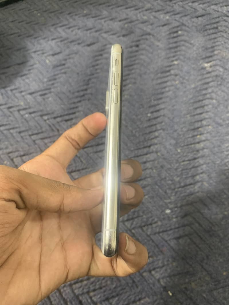 Apple iPhone X 5