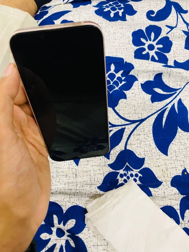 Apple iPhone 13 1