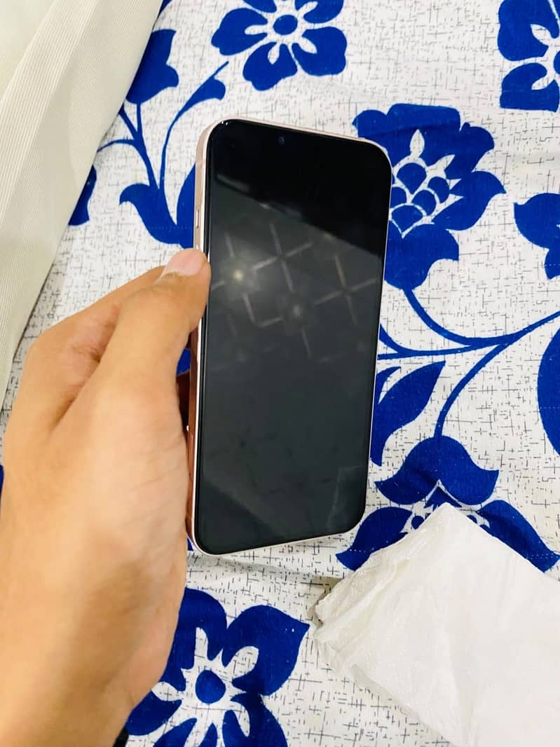 Apple iPhone 13 5
