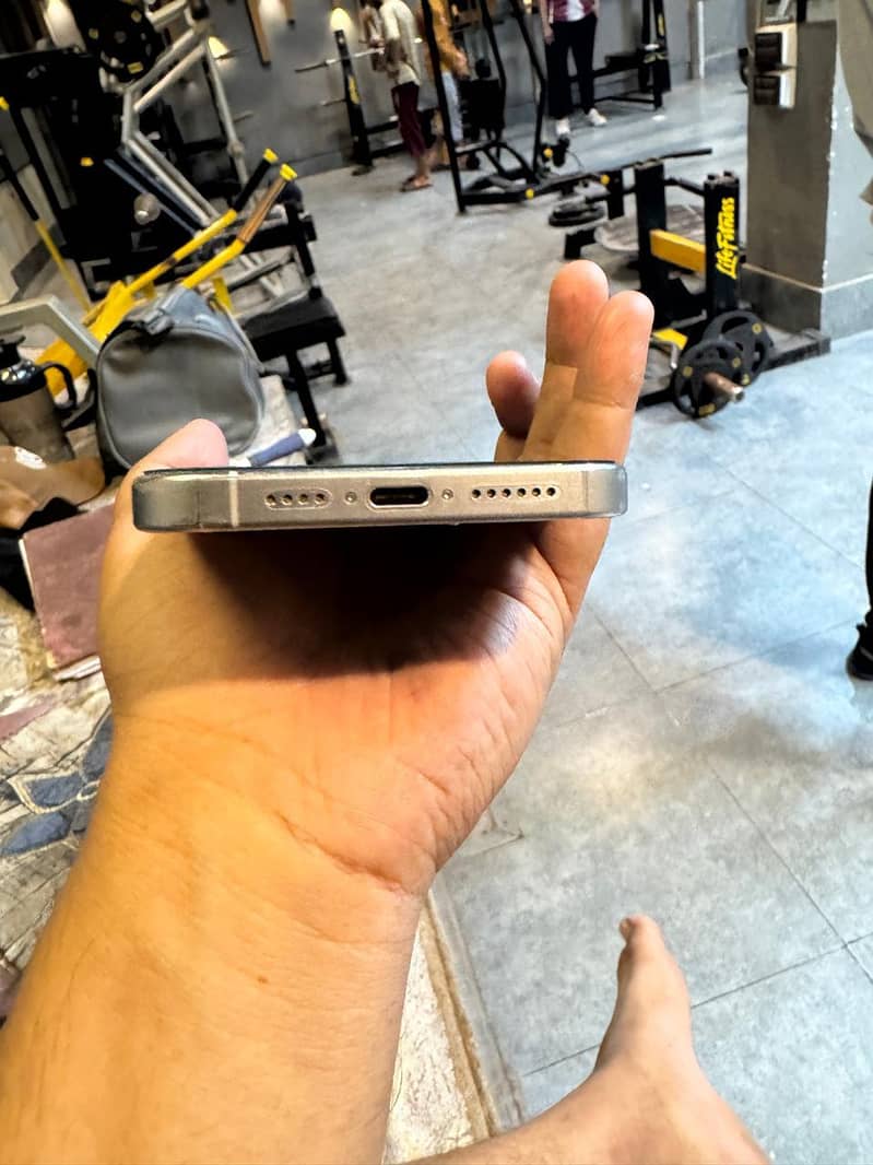 Iphone 15 pro max 2