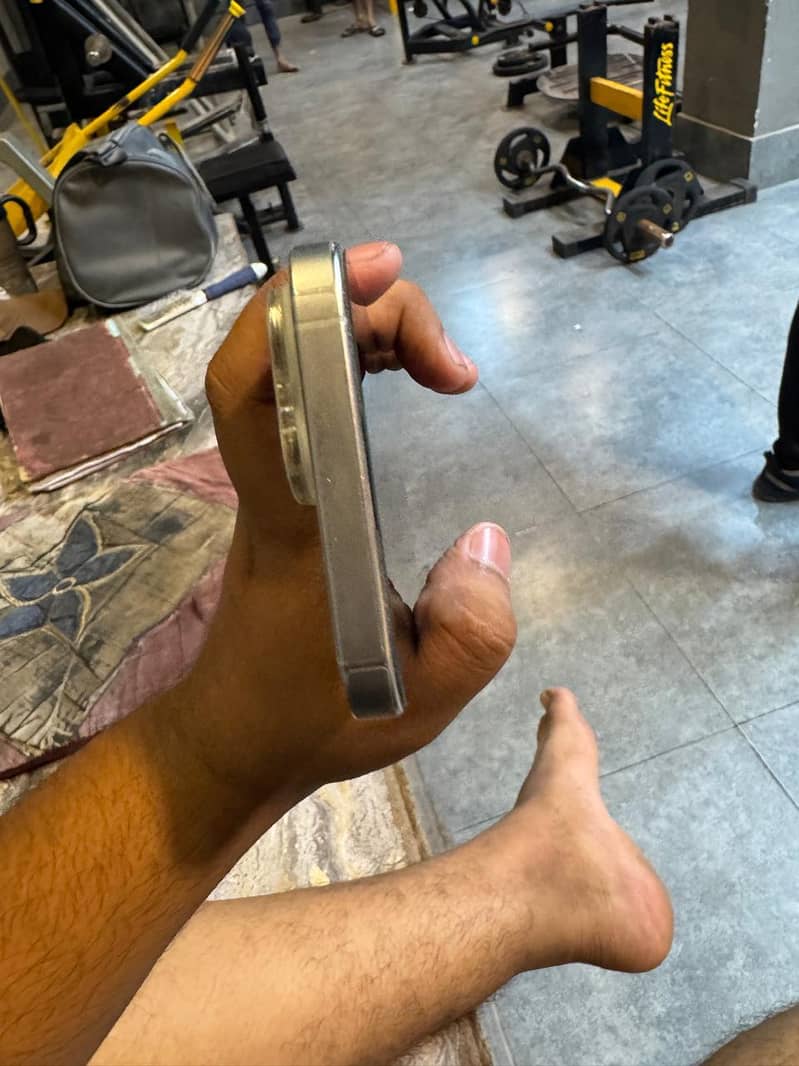 Iphone 15 pro max 5
