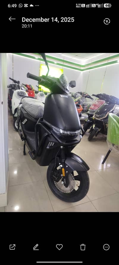 Electric scooty