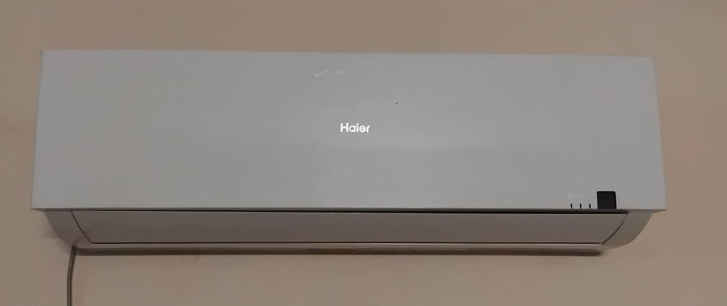 HAIRED SPLIT AC. . EXCELLENT CONDITION 0