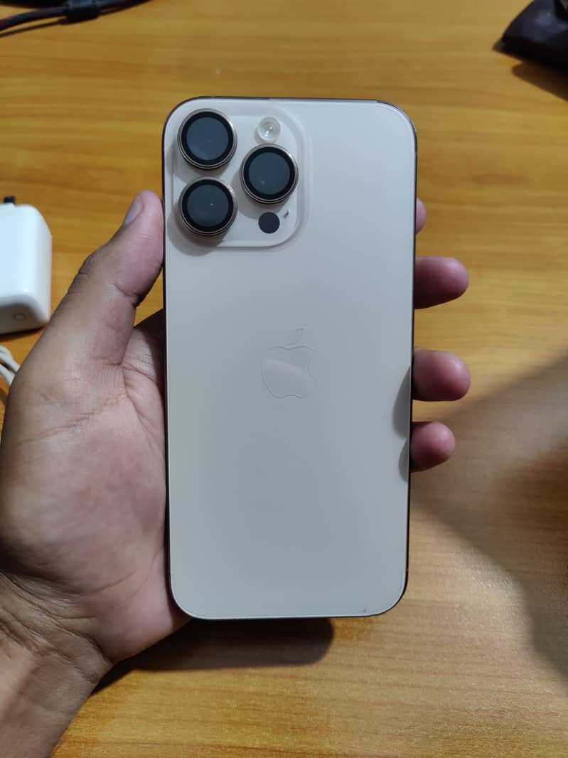 Apple iPhone 16 Pro Max 8