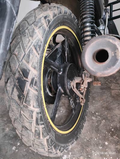 LOTUS Srilanka 100/90/18 Tubeless Tyre