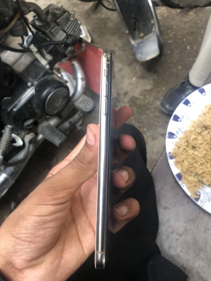 iPhone XS Max 2