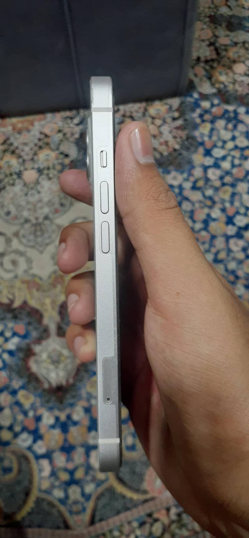 Apple iPhone 13 2