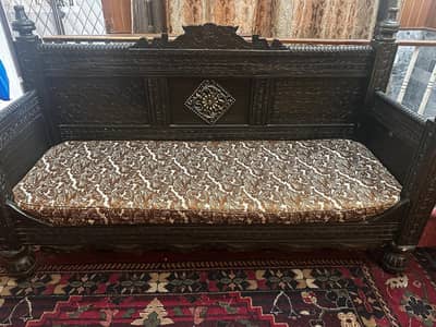 Carved chinioti dewaan in solid shisham wood