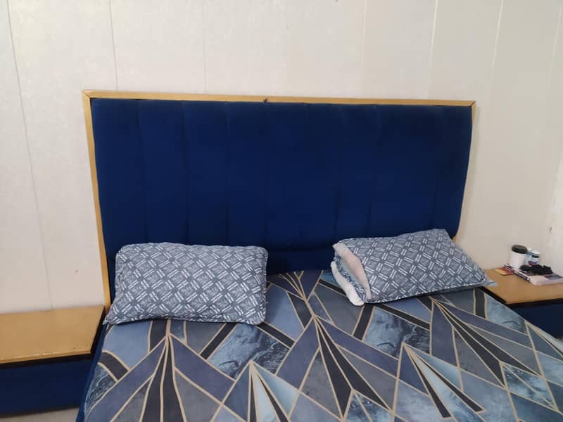 Wodden bed 8