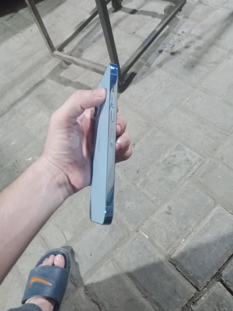 Apple iPhone 13 Pro Max 2
