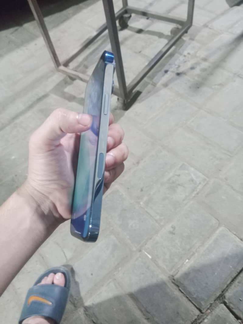 Apple iPhone 13 Pro Max 3