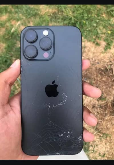 Apple iPhone 16 Pro Max jv 256 gb back cracked