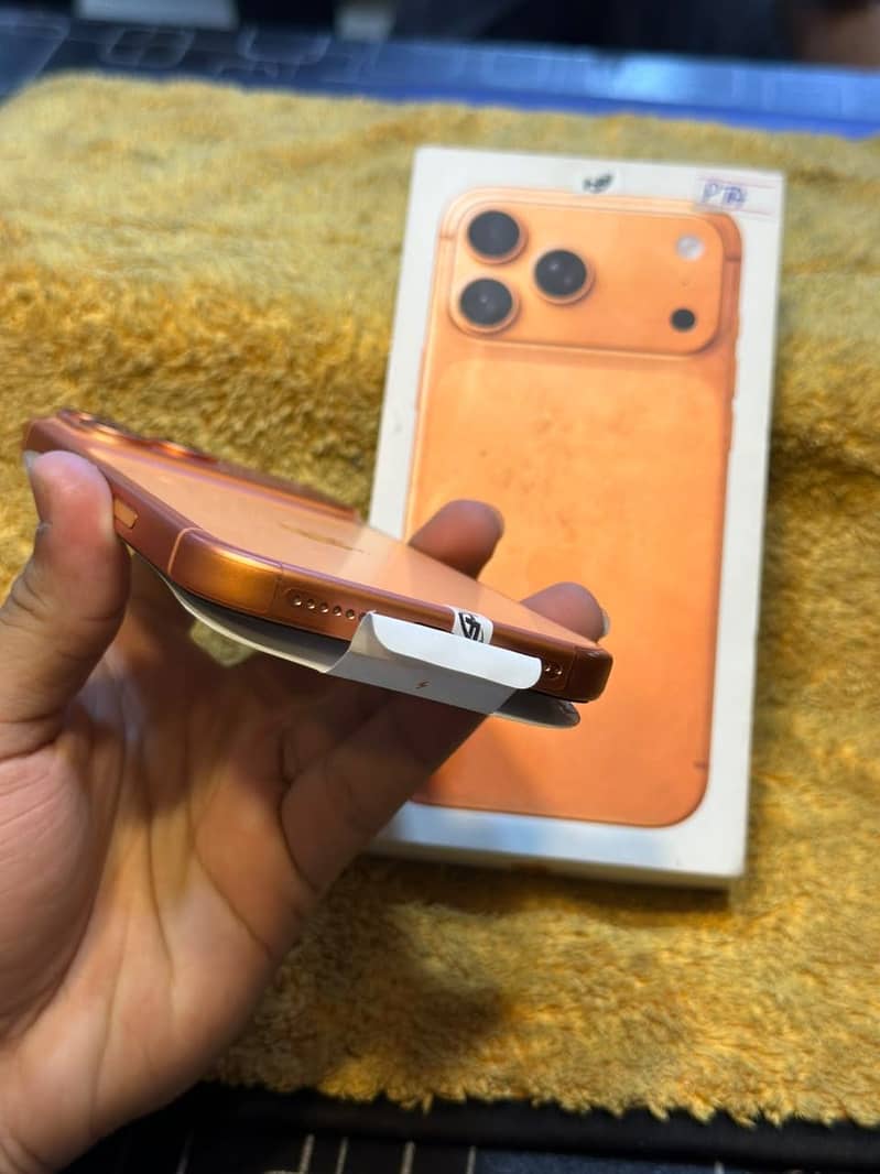 Apple iPhone 17 Pro Max 6