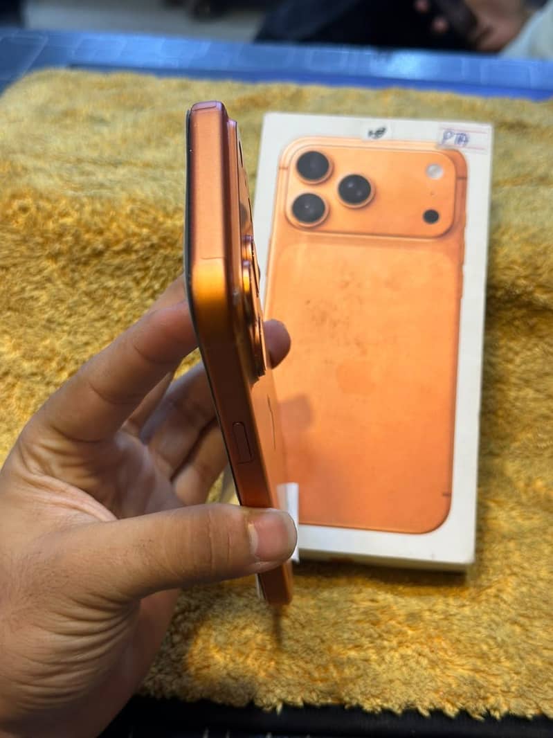 Apple iPhone 17 Pro Max 7