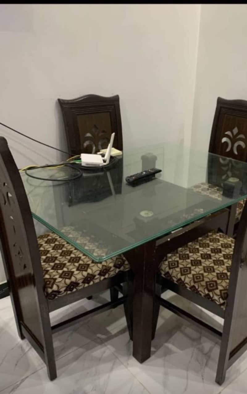 dining table with chairs 0