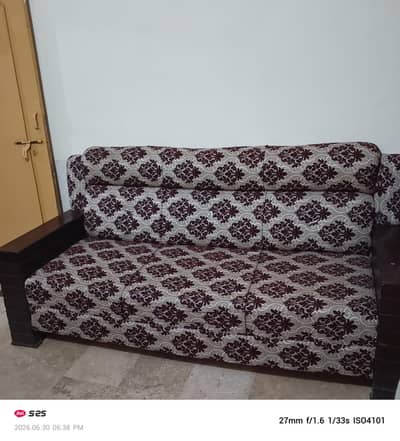 5 seater . . . . . Sofa set for sale with cushions