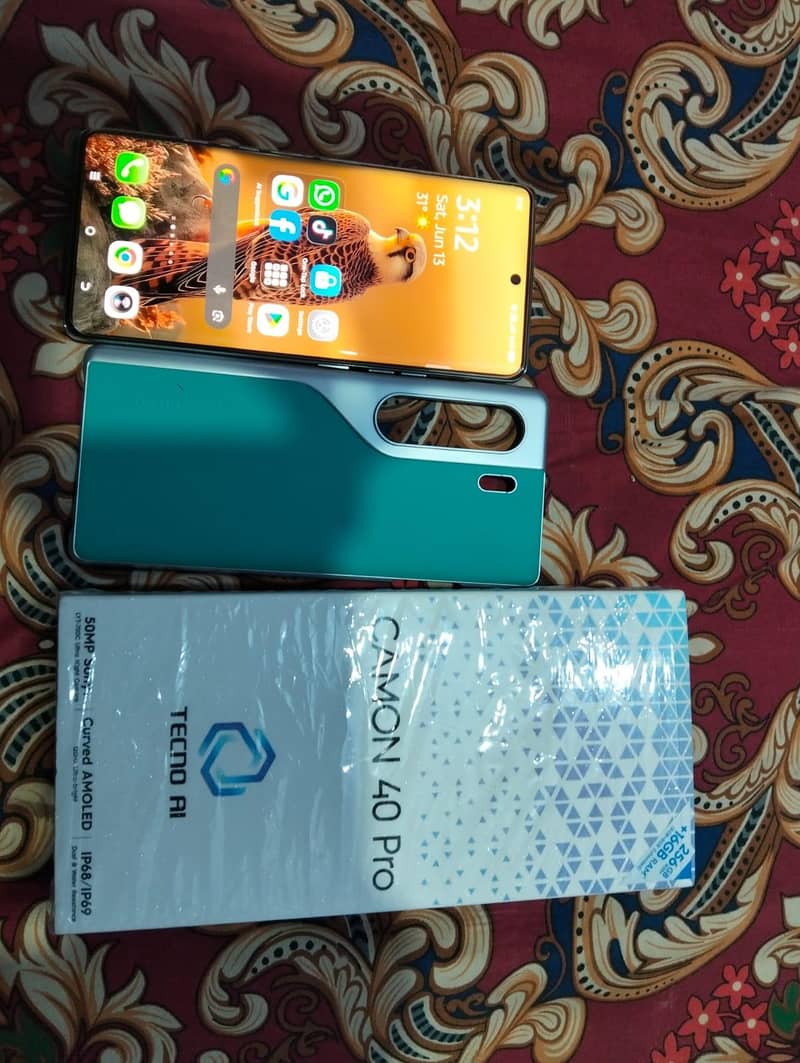 Tecno Camon 40 pro 4