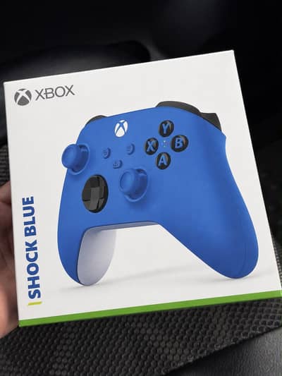 Xbox controller series S|X with original battery.