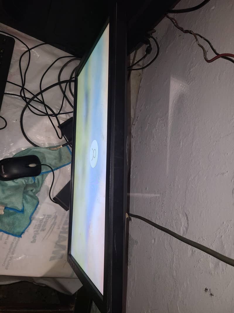 Dell E2016H 3