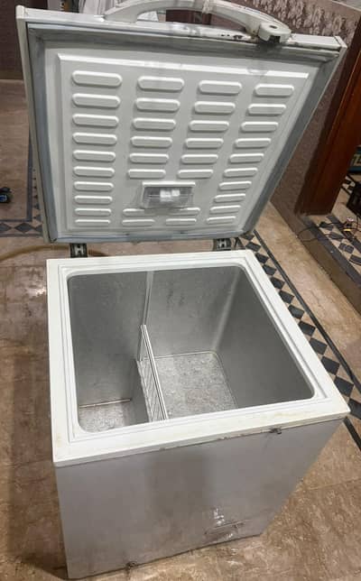 good condition dawlance freezer